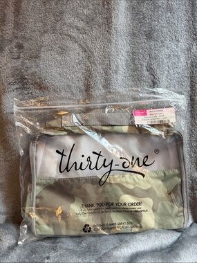 thirty-one Green Camo Packing Cube with Clear Panel